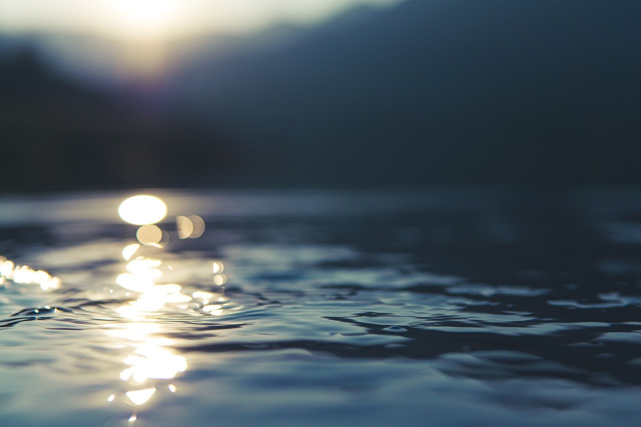 water, sunlight, reflection-6706894.jpg